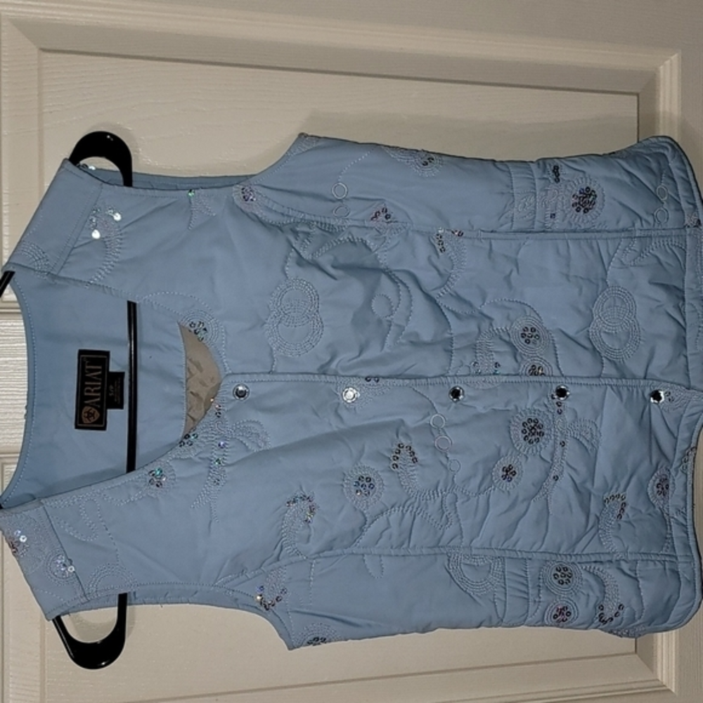 Ariat Light Blue Paisly Embroidered & Sequined Puffer/Down Vest Women's‎ S/P